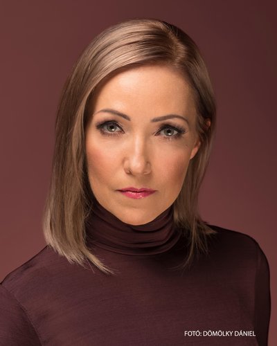 Dóra Barta