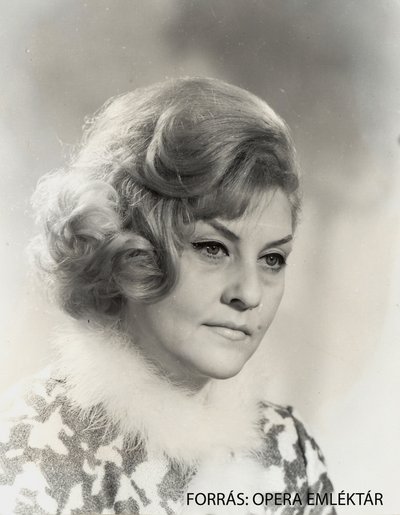 Ágai Karola